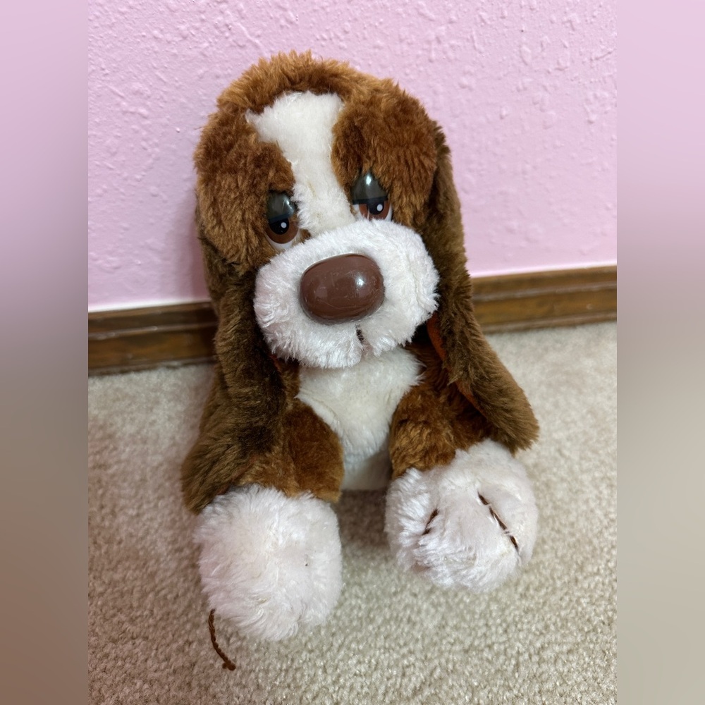 Vintage Russ Berrie Baxter Bashful Basset Hound Plush Brown White Dog 8”
